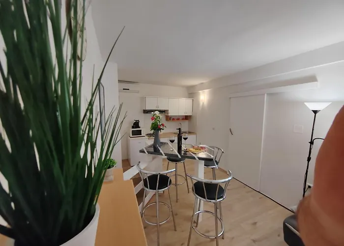 Oli Apartment
